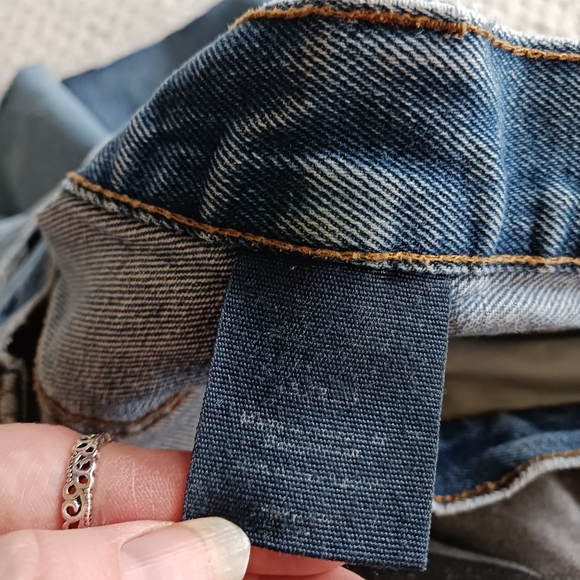 Vintage 90's Bermuda beautiful cut off Distressed Jean shorts - Picture 8 of 11